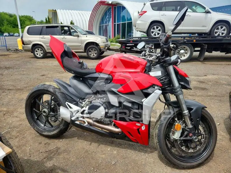 2023 Ducati STREETFIGHTER photo