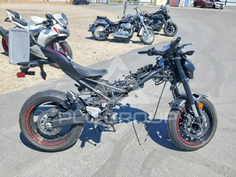 2023 Kawasaki ZR1000 фото