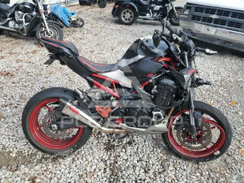 2023 Kawasaki ZR900 фото