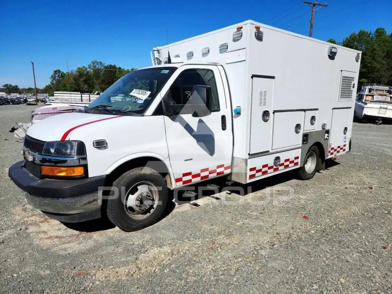 2023 Chevrolet Express photo