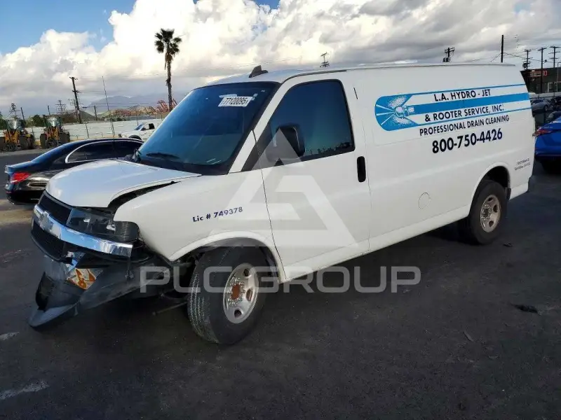2023 Chevrolet Express фото