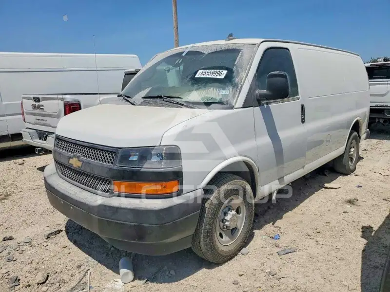 2023 Chevrolet Express фото