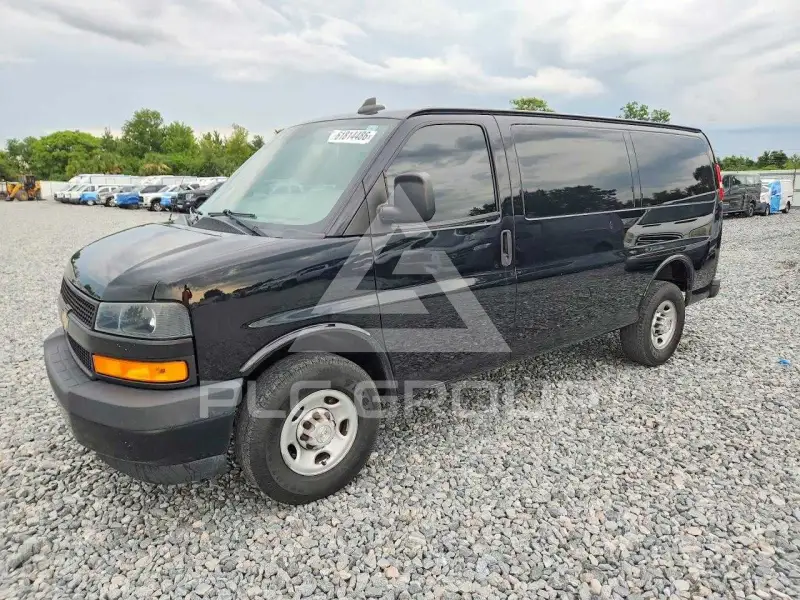 2023 Chevrolet Express фото