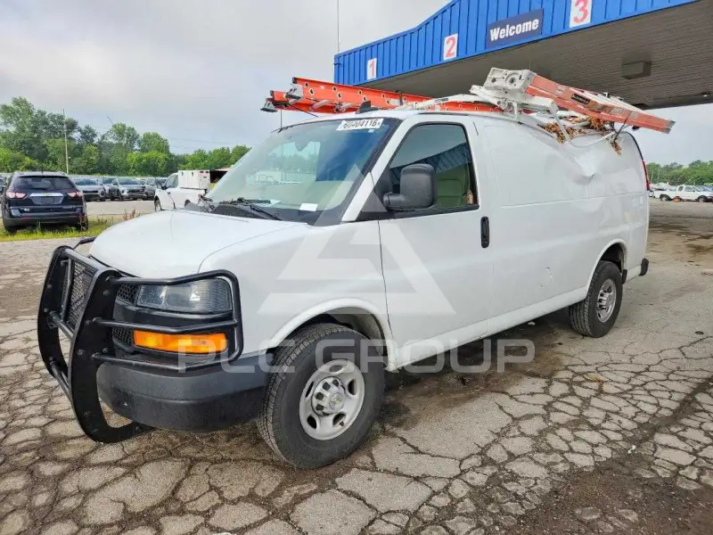 2023 Chevrolet Express photo