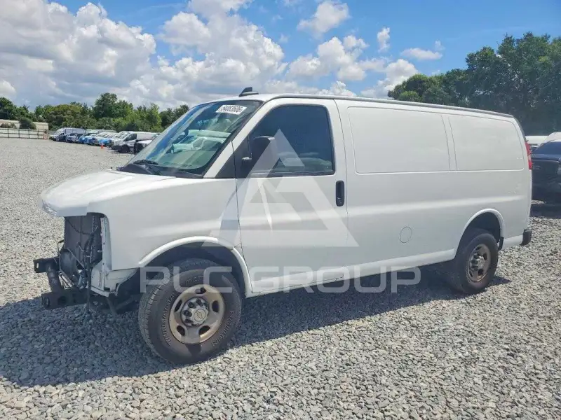 2023 Chevrolet Express photo