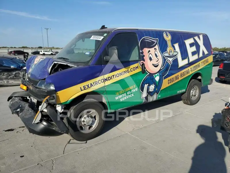 2023 Chevrolet Express photo