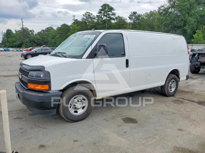 2023 Chevrolet Express фото
