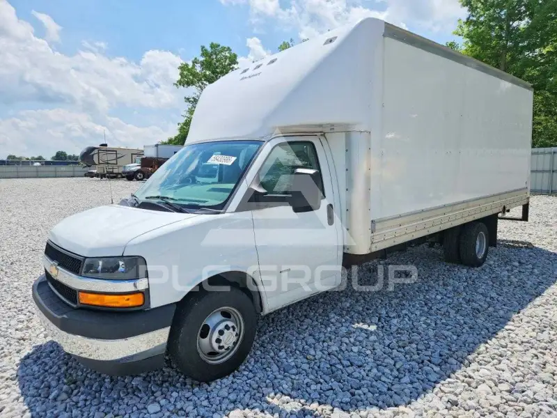 2023 Chevrolet Express фото