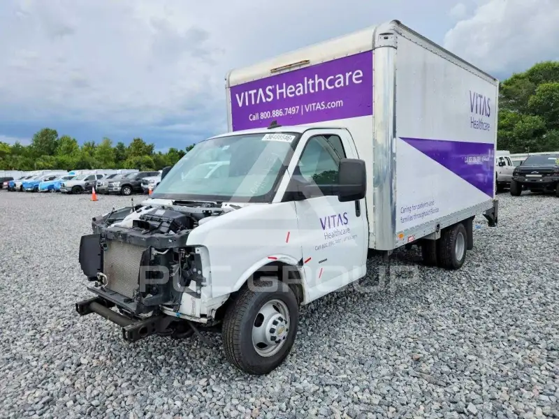 2023 Chevrolet Express photo