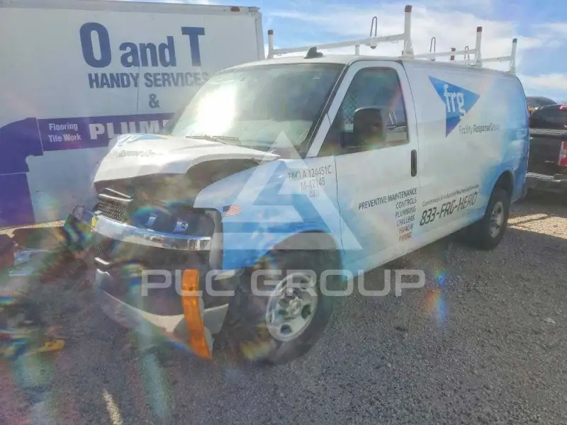 2023 Chevrolet Express фото
