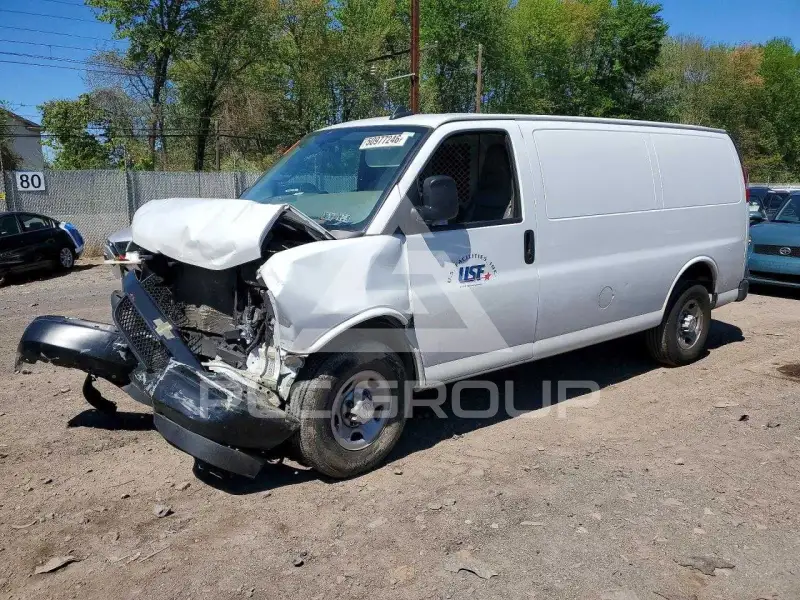 2023 Chevrolet Express photo