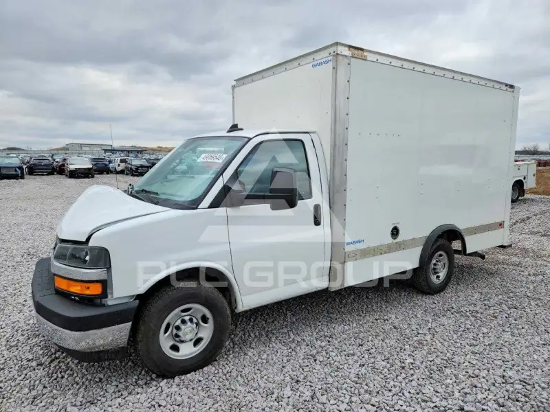 2023 Chevrolet Express фото