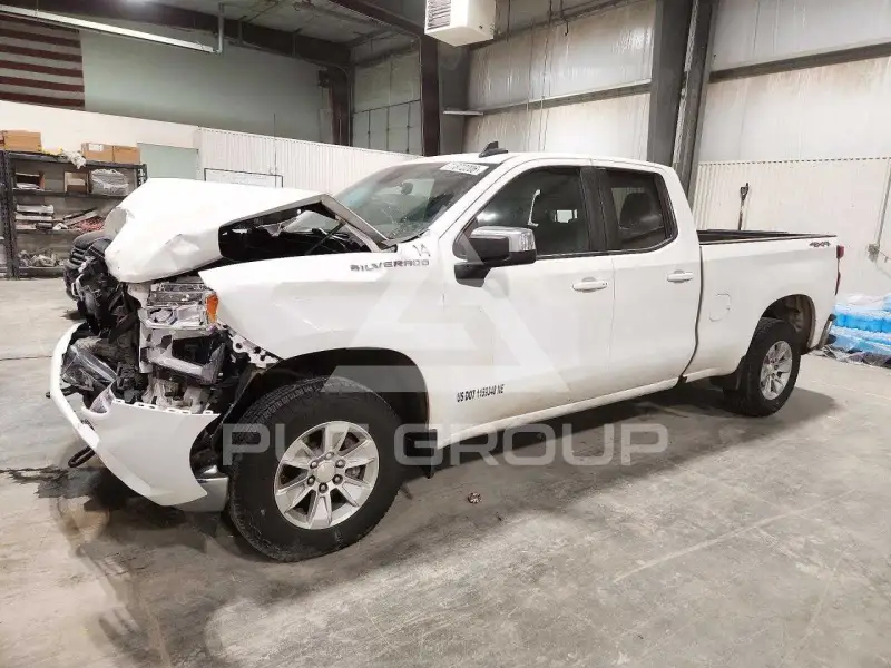 2023 Chevrolet Silverado photo