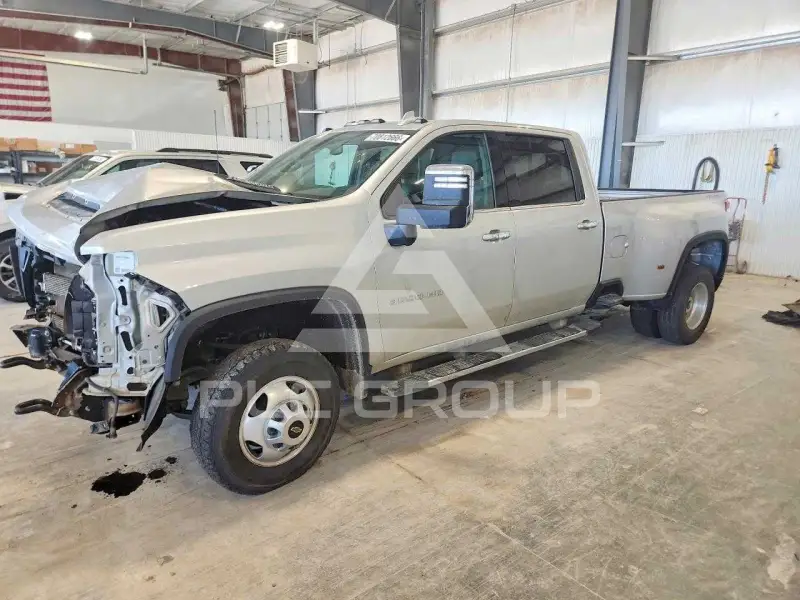 2023 Chevrolet Silverado фото