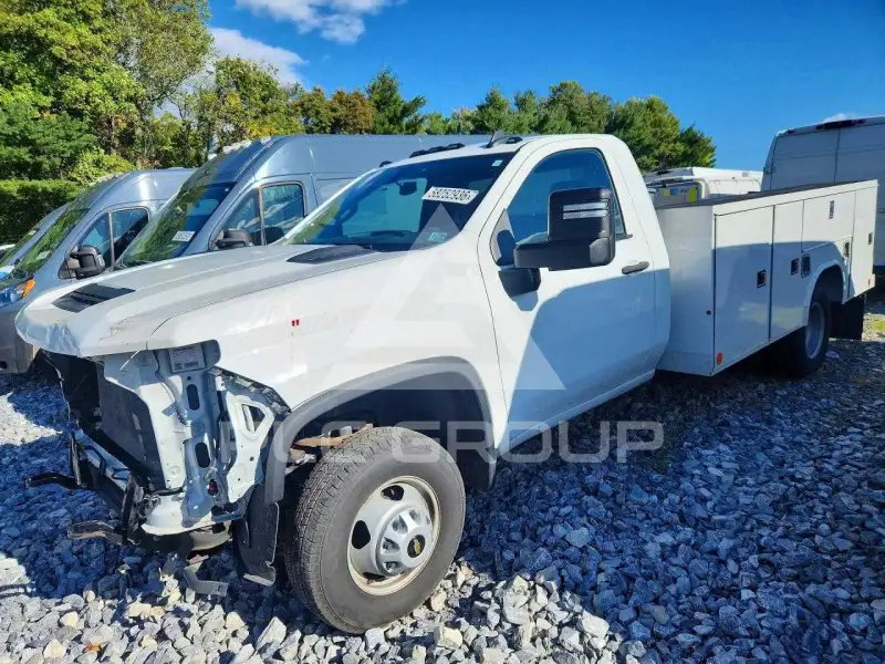 2023 Chevrolet Silverado фото