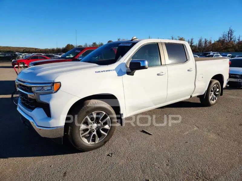 2023 Chevrolet Silverado photo