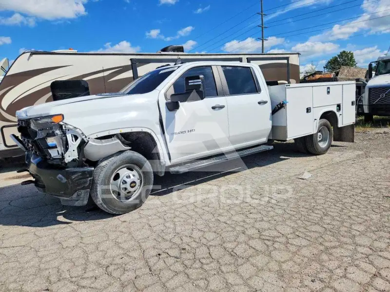 2023 Chevrolet Silverado photo