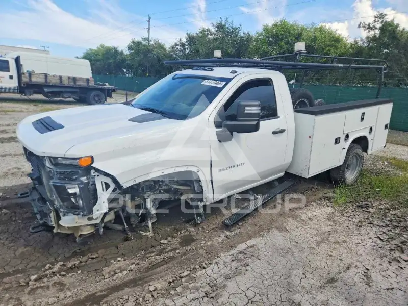 2023 Chevrolet Silverado photo