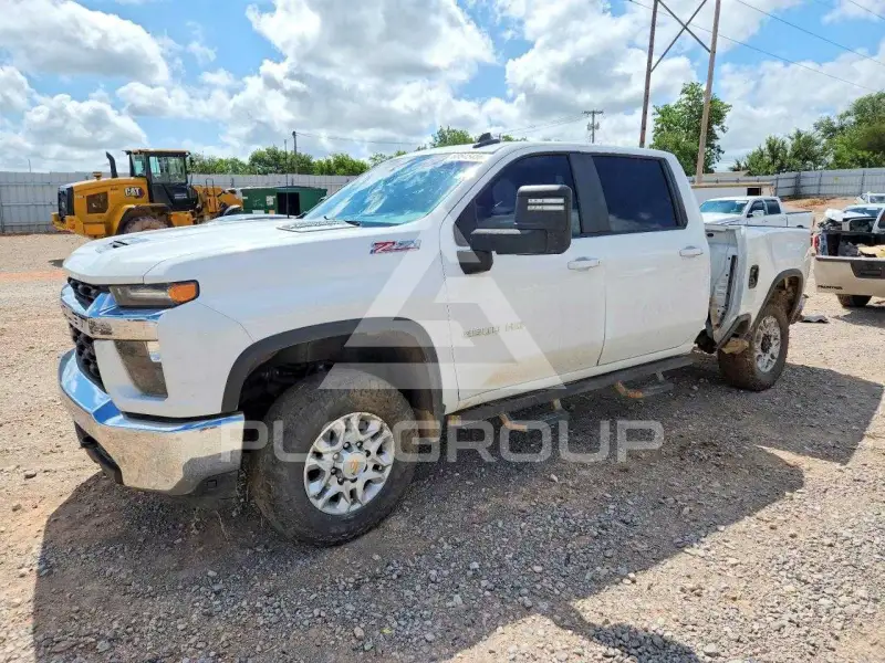 2023 Chevrolet Silverado фото