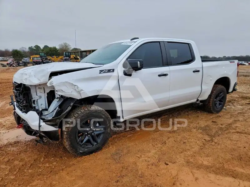 2023 Chevrolet Silverado фото