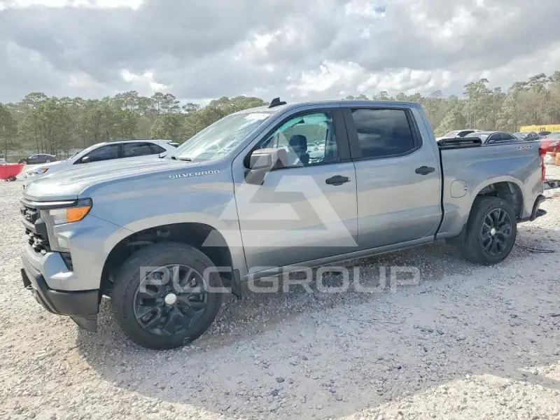 2023 Chevrolet Silverado photo