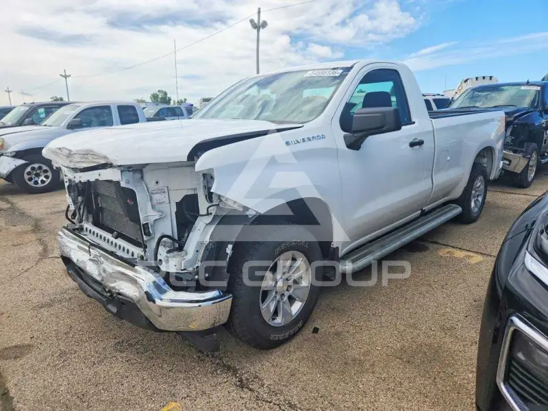 2023 Chevrolet Silverado фото