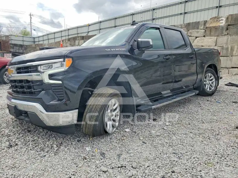 2023 Chevrolet Silverado photo