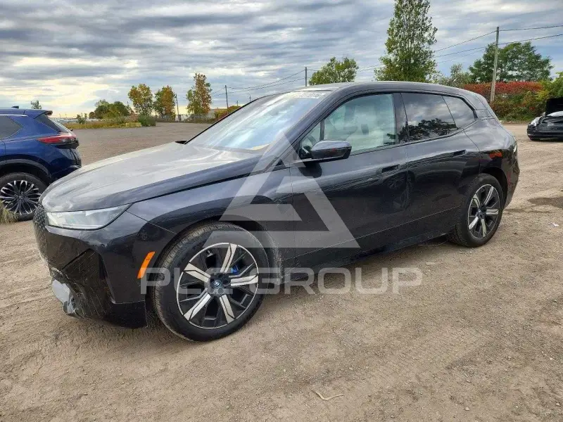 2023 BMW iX photo