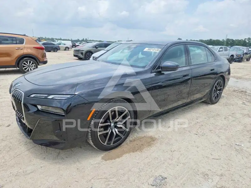 2023 BMW 740 фото