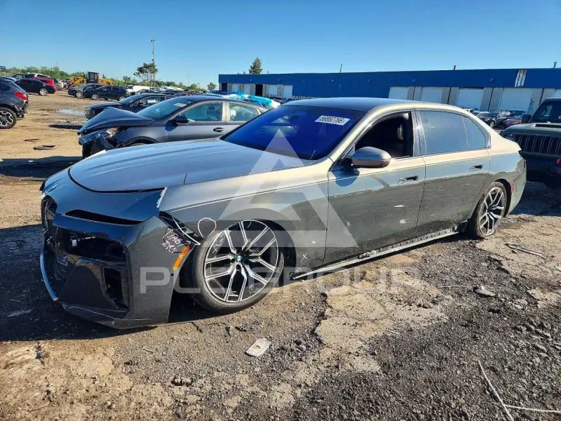 2023 BMW 760 фото