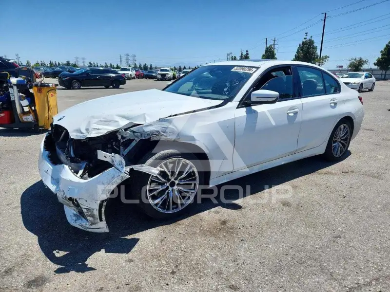 2023 BMW 330 фото