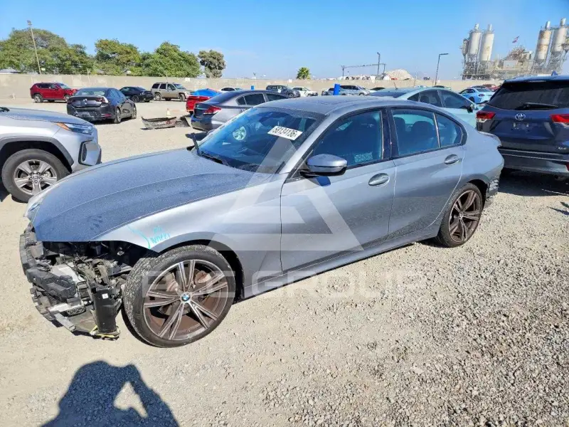 2023 BMW 330 фото