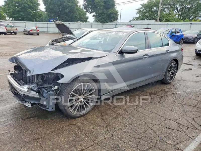 2023 BMW 540 фото