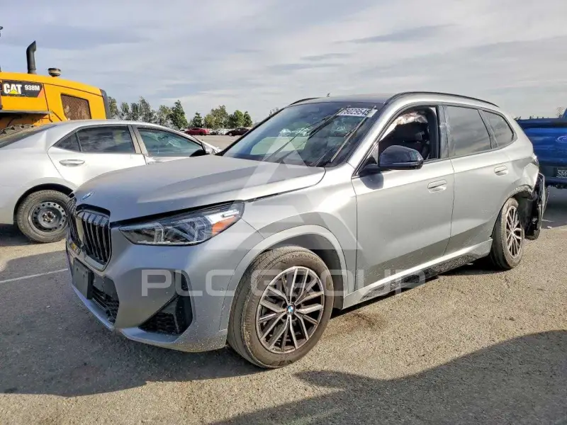 2023 BMW X1 фото