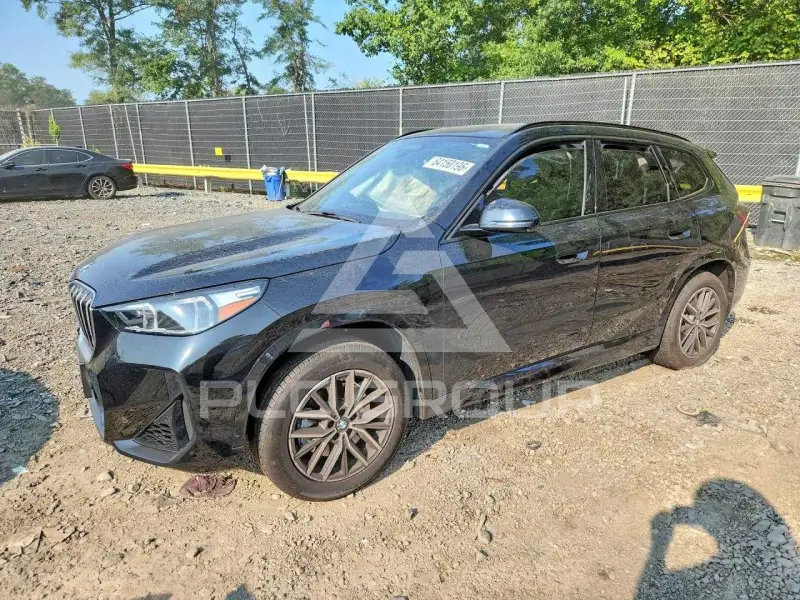 2023 BMW X1 фото