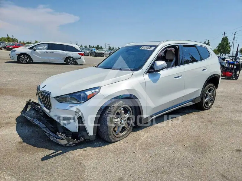 2023 BMW X1 photo