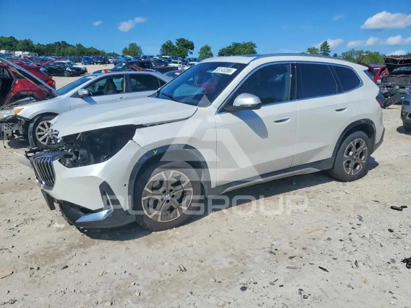 2023 BMW X1 фото