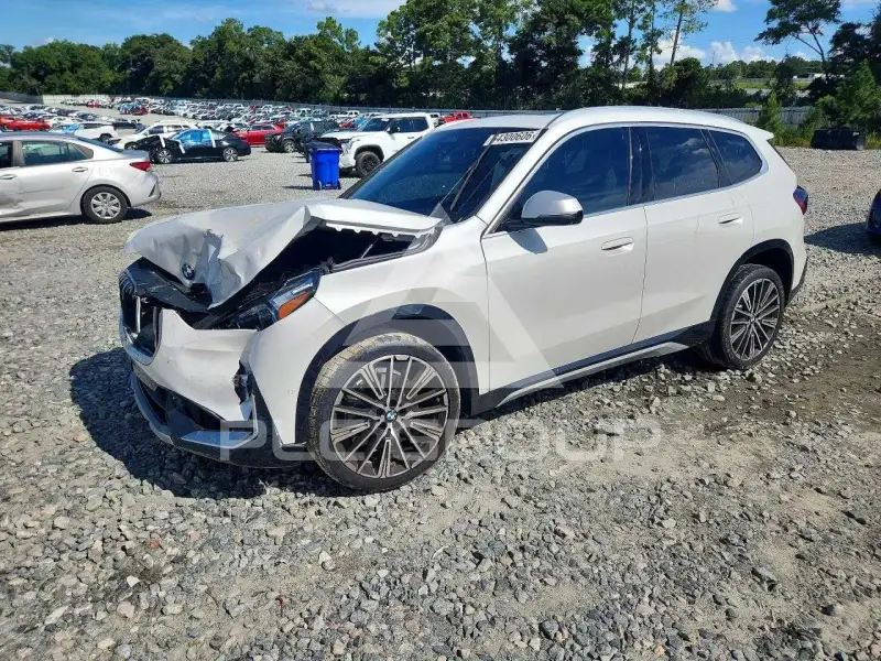 2023 BMW X1 photo