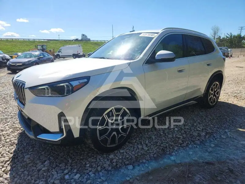 2023 BMW X1 фото