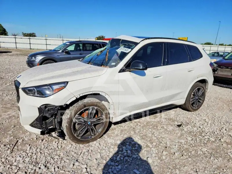 2023 BMW X1 фото