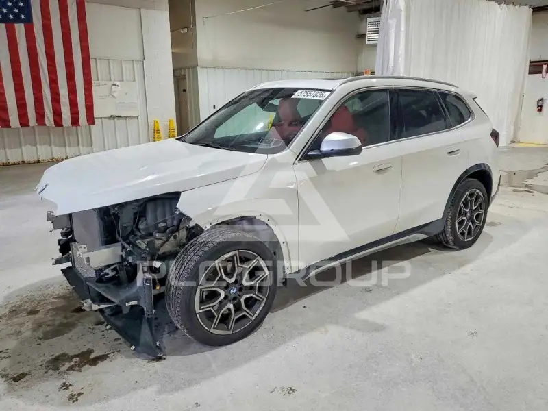 2023 BMW X1 фото