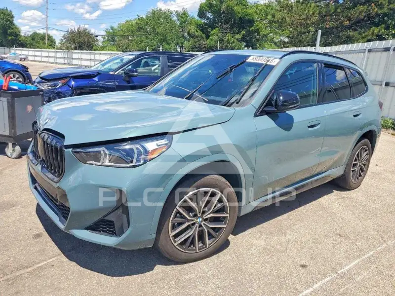 2023 BMW X1 фото