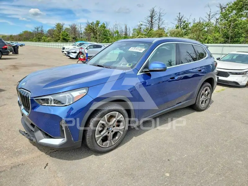 2023 BMW X1 фото