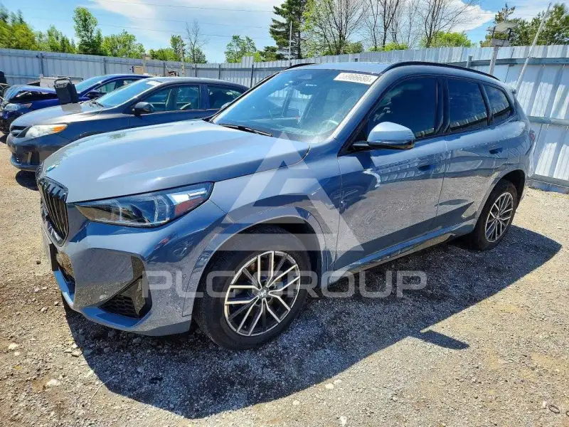 2023 BMW X1 фото