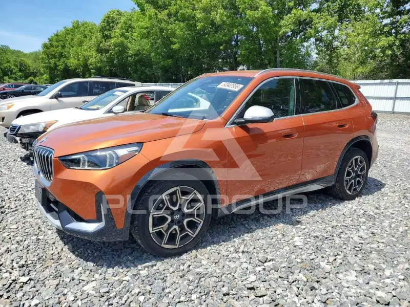 2023 BMW X1 фото