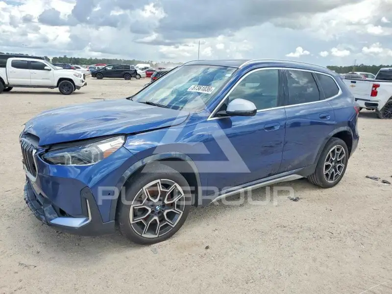 2023 BMW X1 фото
