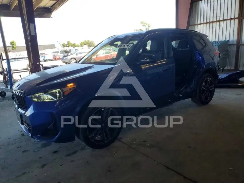 2023 BMW X1 фото