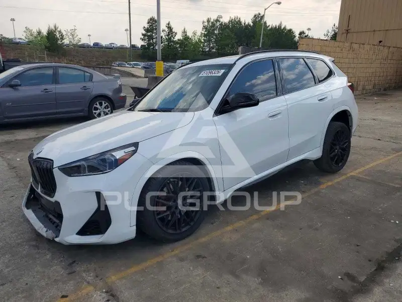 2023 BMW X1 фото
