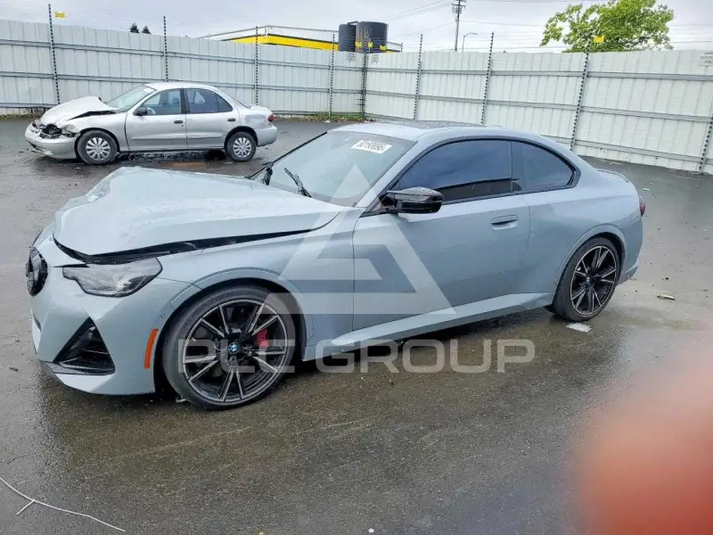 2023 BMW M2 photo