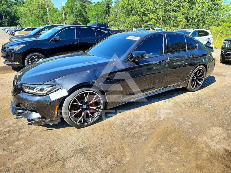 2023 BMW M5 фото